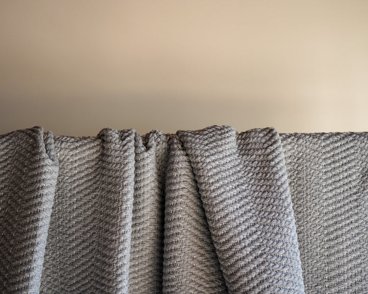 Manta de sofa Mary Cinza